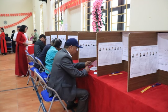 Cử tri xã Nội Bài nô nức tham gia ngày hội toàn dân bầu cử