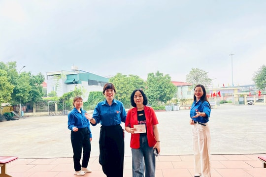 Các lực lượng chung sức vì thành công của ngày bầu cử tại xã Vĩnh Thanh