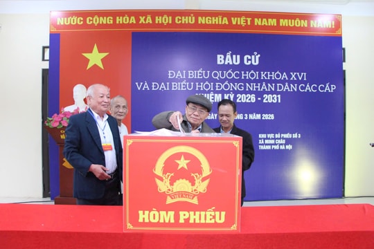 Ngày hội bầu cử trên xã đảo Minh Châu
