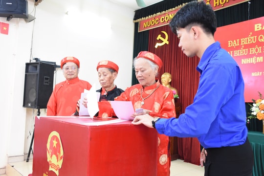 Cử tri trên quê hương Thánh Gióng nô nức đi bầu cử
