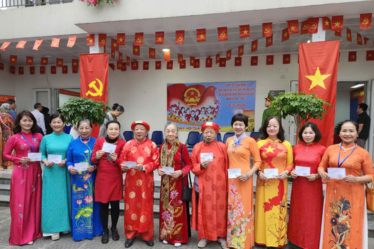 Phúc Lợi: Động viên cử tri cao tuổi tham gia bầu cử