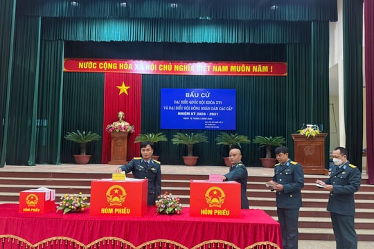 Cử tri xã Thanh Oai hân hoan đi bầu cử