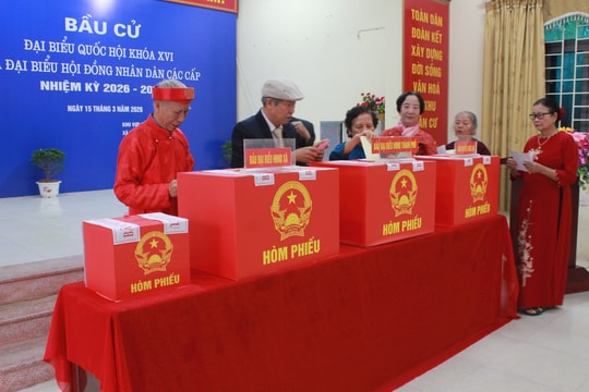 Cử tri cao tuổi Thanh Oai: 14 lần vinh dự bỏ phiếu, lần này nhiều cảm xúc nhất