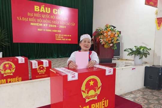 Đồng bào dân tộc xã Suối Hai gửi trọn niềm tin qua lá phiếu