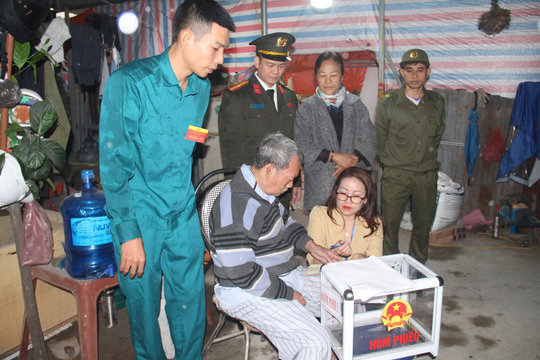 Những hành trình của hòm phiếu phụ ngày bầu cử