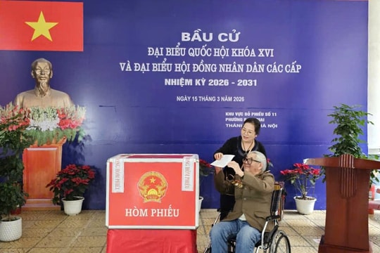 Phường Bạch Mai: 99,74% cử tri đi bầu cử, với 25 khu vực bỏ phiếu đạt 100%
