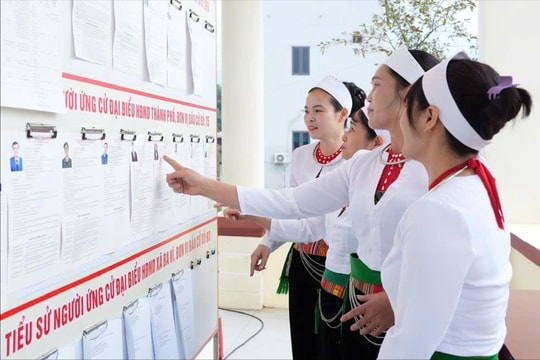 Ngày hội bầu cử ở Ba Vì: Cồng chiêng ngân vang, cử tri phấn khởi