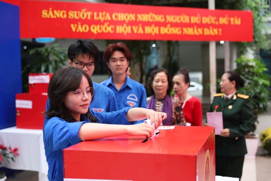 Phường Đống Đa rộn ràng ngày hội non sông