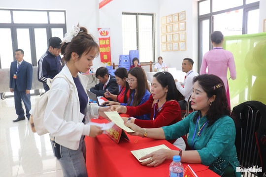 Xã Bình Minh: Đến 15h, 81,9% cử tri đã tham gia bỏ phiếu