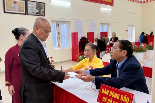 99,1% cử tri xã Hương Sơn đã tham gia bỏ phiếu trước 17h