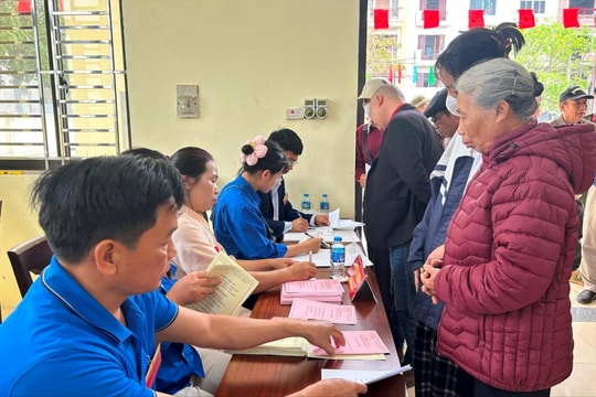 Cử tri phường Chương Mỹ sôi nổi trong ngày hội non sông