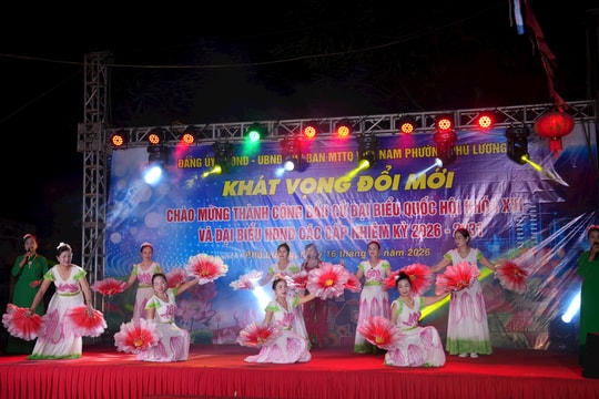 Phú Lương rộn ràng chương trình văn nghệ chào mừng thành công ngày hội bầu cử