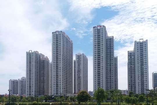 Nghịch lý thị trường trầm lắng nhưng giá bất động sản vẫn neo cao
