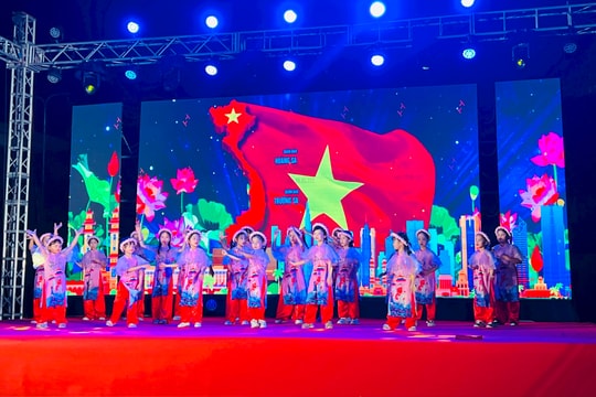 Tam Hưng: Đặc sắc chương trình nghệ thuật chào mừng thành công ngày bầu cử