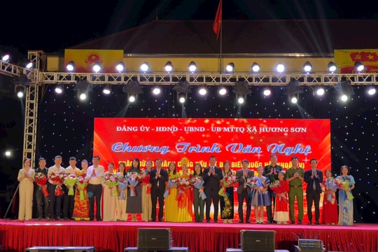 Xã Hương Sơn: Rộn ràng đêm văn nghệ chào mừng thành công bầu cử đại biểu Quốc hội và HĐND các cấp