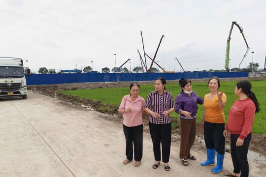 Nữ cán bộ Mặt trận được dân tin, dân quý