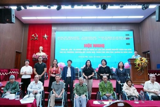 Tặng 42 xe lăn hỗ trợ người khuyết tật tại phường Chương Mỹ và các địa bàn
