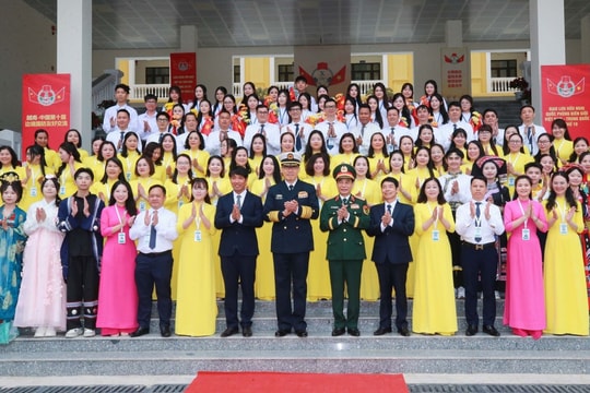 Giao lưu hữu nghị quốc phòng biên giới Việt Nam - Trung Quốc: Bộ trưởng Phan Văn Giang hội đàm với Bộ trưởng Đổng Quân