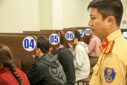 Công an Hà Nội tổ chức kiểm tra, phục hồi điểm giấy phép lái xe