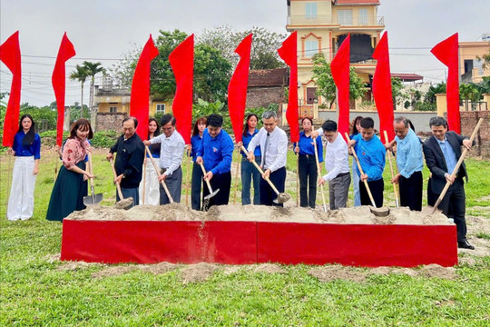 Tuổi trẻ xã Thuận An kiến tạo không gian xanh và sân chơi an toàn