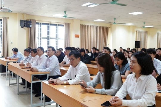 Chương Mỹ khai giảng lớp bồi dưỡng lý luận chính trị cho 92 đảng viên mới