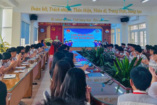 Phát triển đoàn viên từ học sinh ưu tú tại xã Thanh Trì