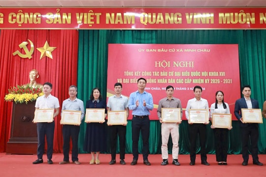 Xã Minh Châu: Khen thưởng các cá nhân, tập thể có thành tích xuất sắc trong tổ chức bầu cử
