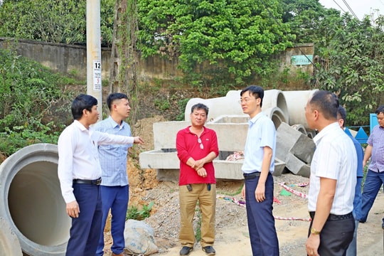 Phường Tùng Thiện gỡ “nút thắt”, đẩy nhanh tiến độ cải tạo tỉnh lộ 414