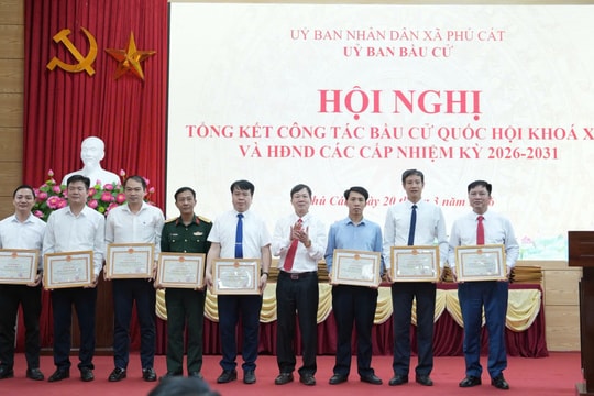 Xã Phú Cát: 176 tập thể, cá nhân được khen thưởng về công tác bầu cử