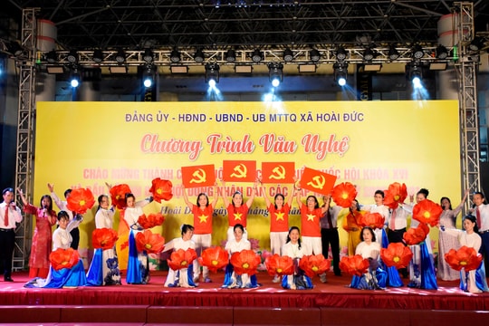 Đặc sắc chương trình văn nghệ chào mừng thành công cuộc bầu cử ở xã Hoài Đức