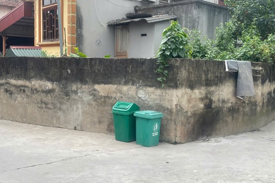 Thùng rác "đúng chỗ" quan trọng hơn thùng rác "đẹp"