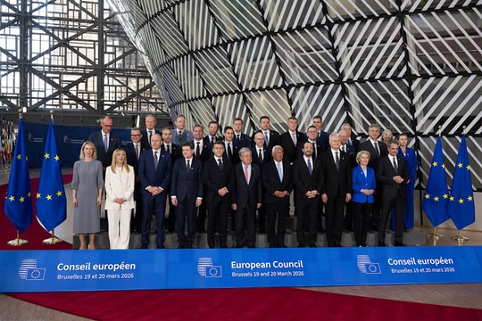 EU đối mặt với thách thức đa chiều