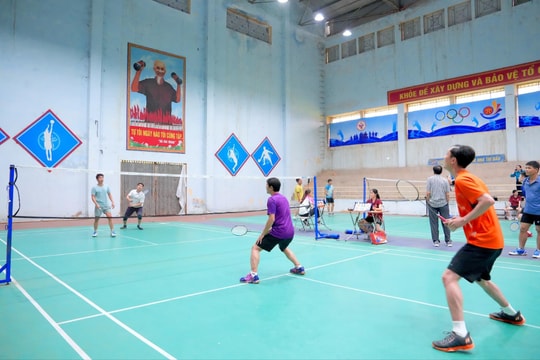 Hơn 100 vận động viên tranh tài tại Giải thể thao xã Vân Đình