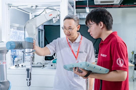 Tạo nguồn nhân lực khoa học, công nghệ cho Thủ đô