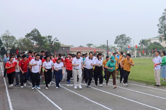 Sôi nổi ngày chạy Olympic và giải chạy Hànộimới tại xã Phú Xuyên