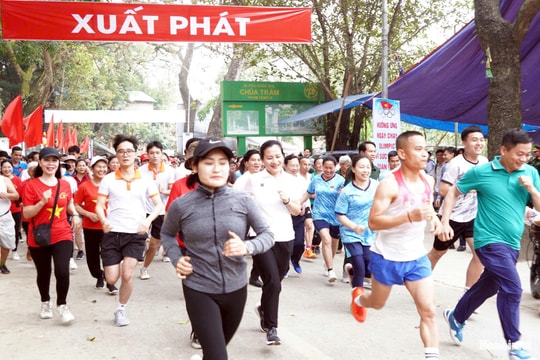 Sôi nổi Ngày chạy Olympic tại Chương Mỹ với hơn 500 người tham gia