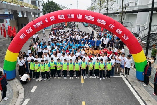 Gần 1.000 vận động viên phường Thượng Cát tham gia Ngày chạy Olympic