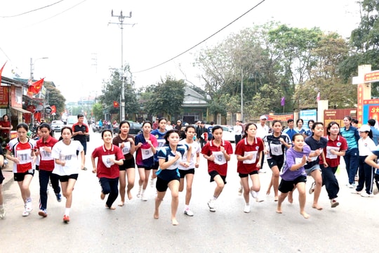 Sôi nổi Ngày chạy Olympic vì sức khỏe toàn dân năm 2026 tại xã Ba Vì