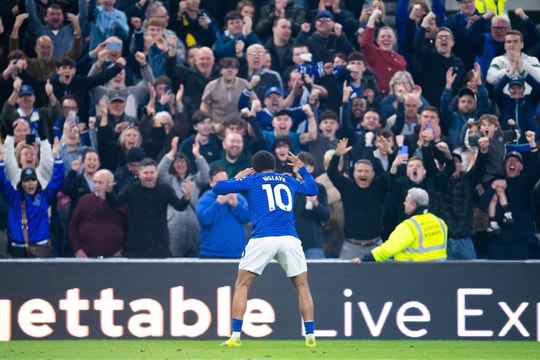Vòng 31 Ngoại hạng Anh: Liverpool, Chelsea cùng sảy chân trong cuộc đua dự Champions League
