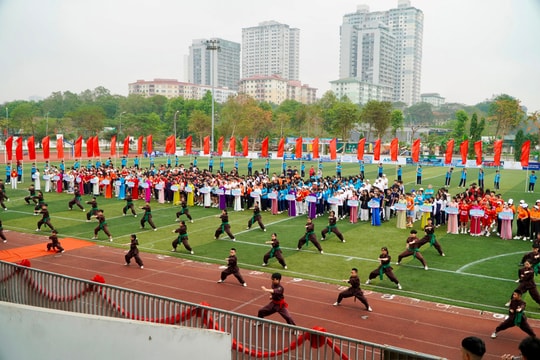 Hơn 700 vận động viên hưởng ứng Ngày chạy Olympic vì sức khỏe toàn dân tại Phường Hoàng Liệt