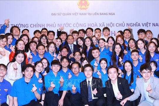 Thủ tướng Phạm Minh Chính gặp gỡ cộng đồng người Việt Nam tại LB Nga