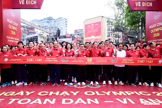 Hình ảnh đẹp về Ngày chạy Olympic 2026 tại trung tâm Hà Nội