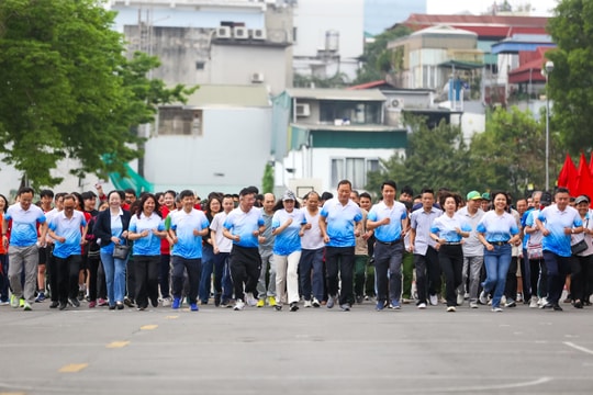 Sôi nổi Ngày chạy Olympic vì sức khỏe toàn dân 2026 tại phường Ngọc Hà