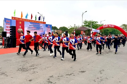 Đông đảo người dân Phù Đổng hưởng ứng phong trào chạy vì sức khỏe