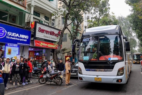Hà Nội : Xem xét cấp phép cho các phương tiện vận chuyển khách du lịch hoạt động trong khu vực hạn chế
