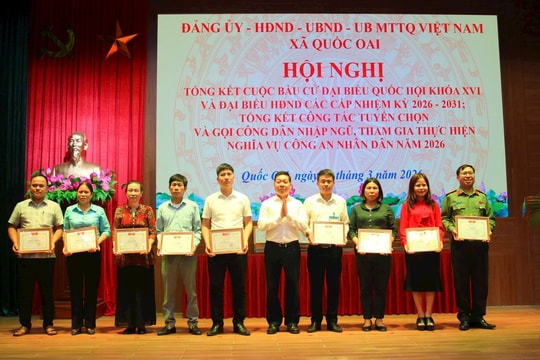 Xã Quốc Oai khen thưởng 18 tập thể, 116 cá nhân có thành tích trong công tác bầu cử