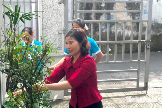 Nữ Bí thư “miệng nói, tay làm”, tận tâm xây dựng khu dân cư văn minh