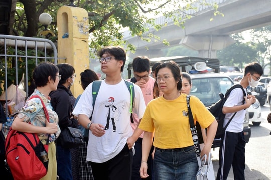 Kỳ thi lớp 10 tại Hà Nội: Giải pháp nào “hạ nhiệt?
