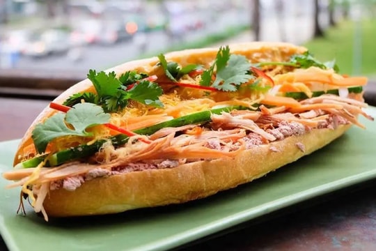 [Podcast] Tin tức ngày 24-3: 17 người nhập viện nghi ngộ độc bánh mì