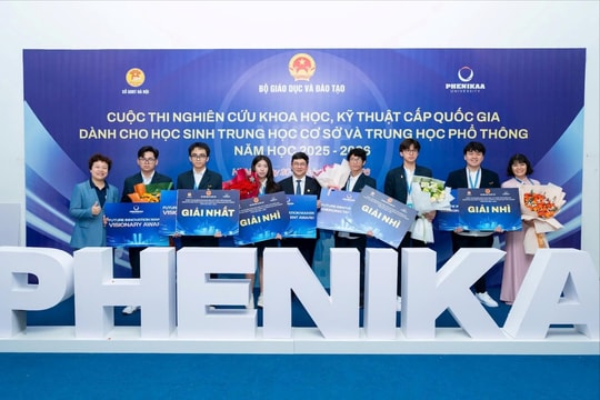 Đại học Phenikaa trao 160 học bổng tặng học sinh đoạt giải khoa học, kỹ thuật